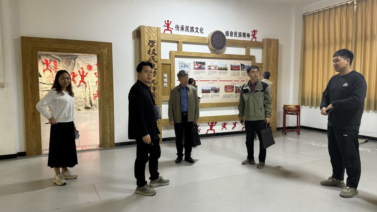 学校党委常委、纪委书记黄朝阳到通识教育学院检查开学工作